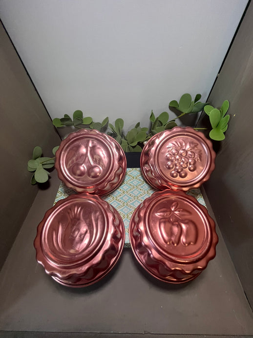 Vintage Tart/Jello Molds set of 4